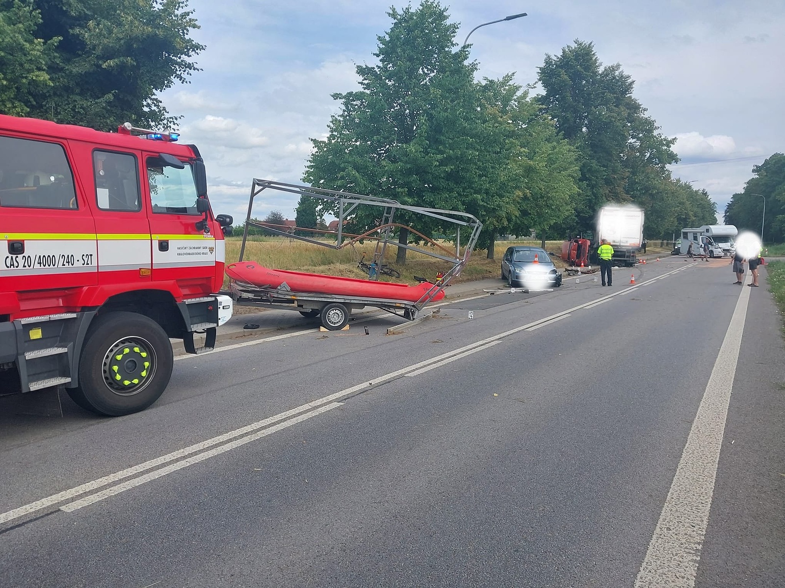 Záchranáři v akci: na začátku Kostelce nad Orlicí havarovalo pět vozidel -  Rychnovský deník