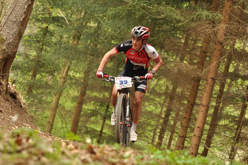 Na start sedmého ročníku závodu horských kol Stalak Bike Cup v lese Včelném se postavilo celkem sto devět účastníků.