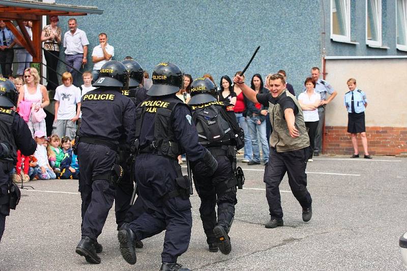 Den otevřených dveří u Policie ČR v Rychnově nad Kněžnou.