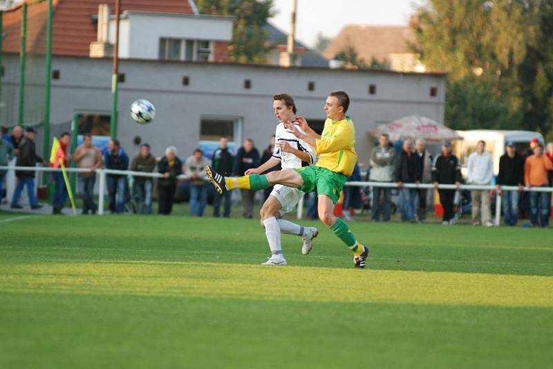 Týniště - Kolín 3:1.