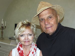 Eva Hrušková a Jan Přeučil hrají rádi především pro děti.  Jejich scénáře píše i spisovatel Jiří Žáček.