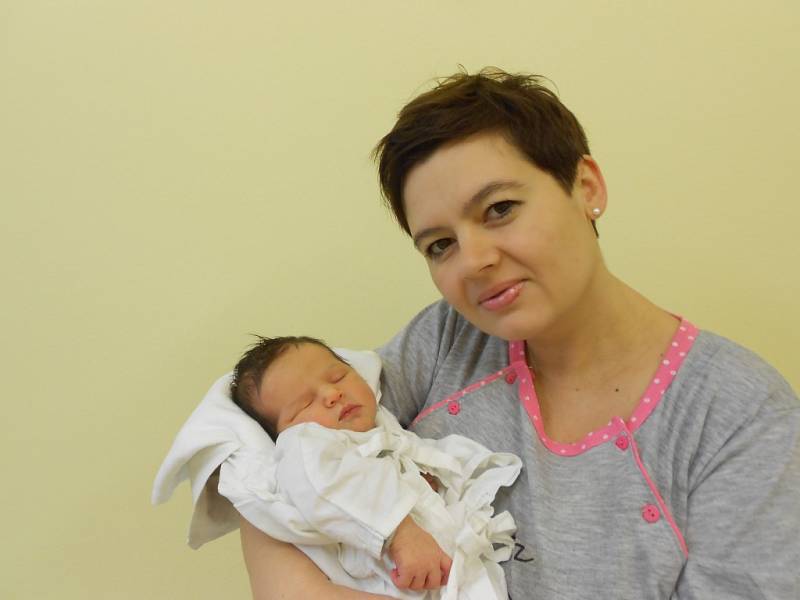 Magdalena Mňuková se narodila 3. prosince 2018 ve 13.28 hodin s 51 cm a váhou 3 400 g Evě a Kamilovi Mňukovým z Rovně. Radují se z ní také sourozenci Hanička a Jáchym. Tatínek byl u porodu a zvládl to skvěle.