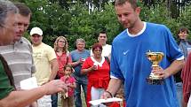 Stříbro si z Voděrad odvezli bratři Plašilové a spol. čili Emil team. Cenu převzal kapitán Jan Plašil mladší. 