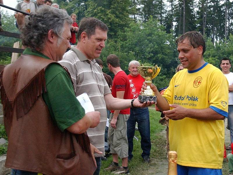 Triumf z premiérového ročníku si ve Voděradech zopakovali hráči Milána Jaroměř. 