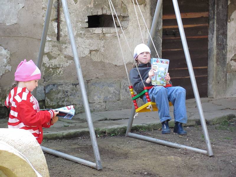 Žehnání pece v hostinci Karla IV. v Záměli