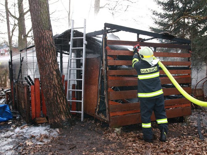 Požár zahradního domku v Borohrádku.