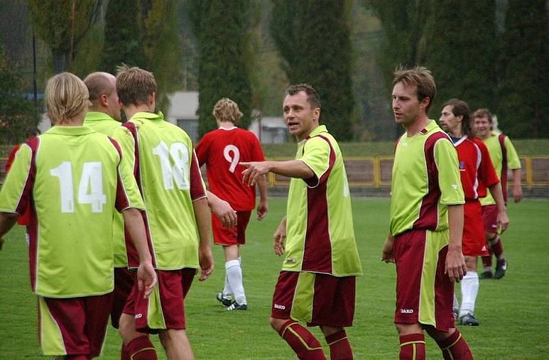 Z utkání krajské I. A třídy TJ Dobruška - Jiskra Jaroměř (5:0).