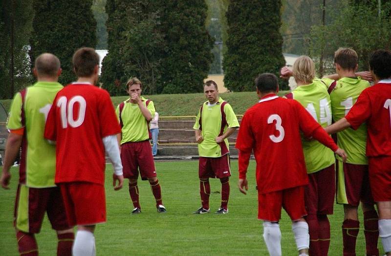 Z utkání krajské I. A třídy TJ Dobruška - Jiskra Jaroměř (5:0).