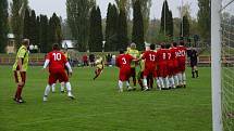 Z utkání krajské I. A třídy TJ Dobruška - Jiskra Jaroměř (5:0).