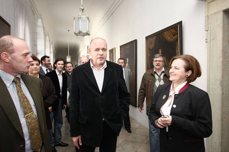 VÁCLAV JEHLIČKA, ministr kultury, navštívil rychnovské památky.