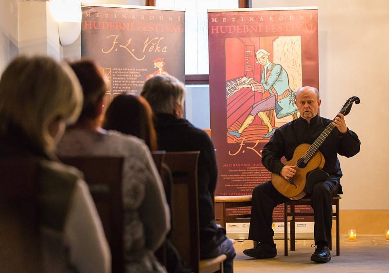 Pátý koncert Mezinárodního hudebního festivalu F. L. Věka - Hrál kytarista Pavel Steidl