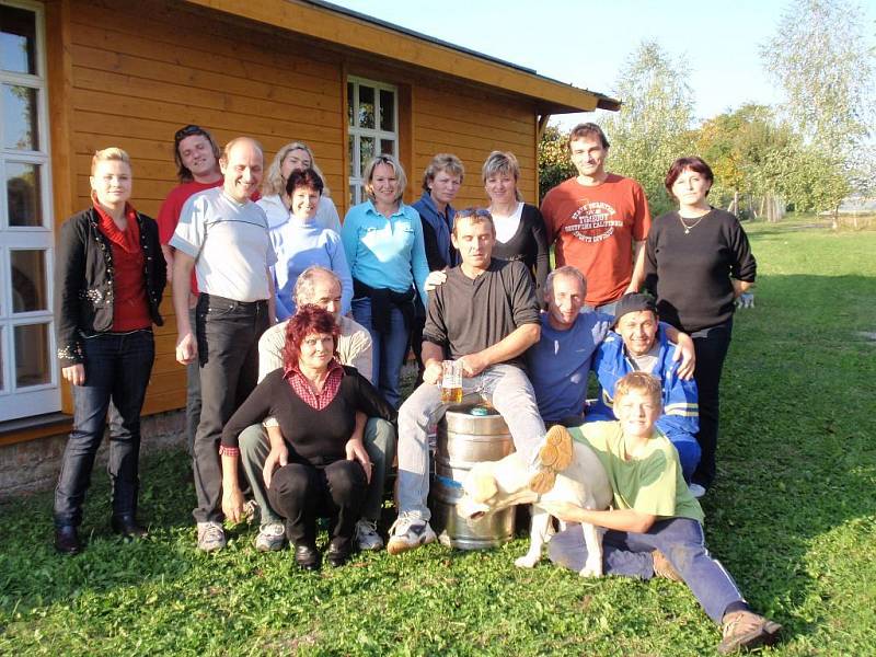 Vítěz letní grilovací soutěže Petr Kafka z Rájce si jako výhru odvezl sud piva Rychtář. Samotnou výhru pak náležitě oslavil po boku přátel a známých.