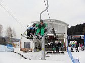 V sobotu 2. ledna zahájilo sjezdařskou sezonu Skicentrum v Deštném v Orlických horách.