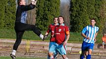 Okresní derby Rychnovska v krajské I. A třídě Dobruška - Kostelec n. O. skončilo nerozhodně (2:2).