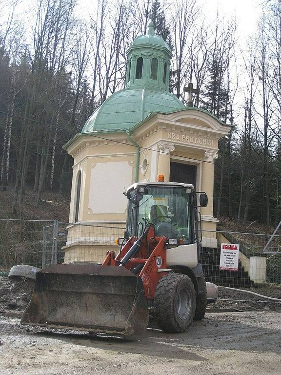 Z Regionálního operačního programu regionu soudržnosti Severovýchod je financováno i znovuobnovvení letoviska Studánka. Stavební práce v lese Včelném začaly v září loňského roku a ukončení stavby je plánované na září 2010. 