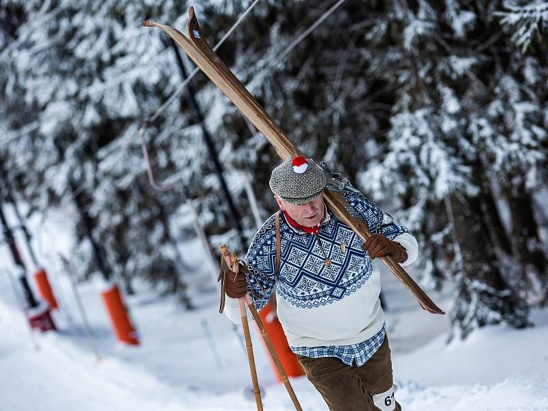 MČR v historickém lyžování v Olešnici v Orlických horách.