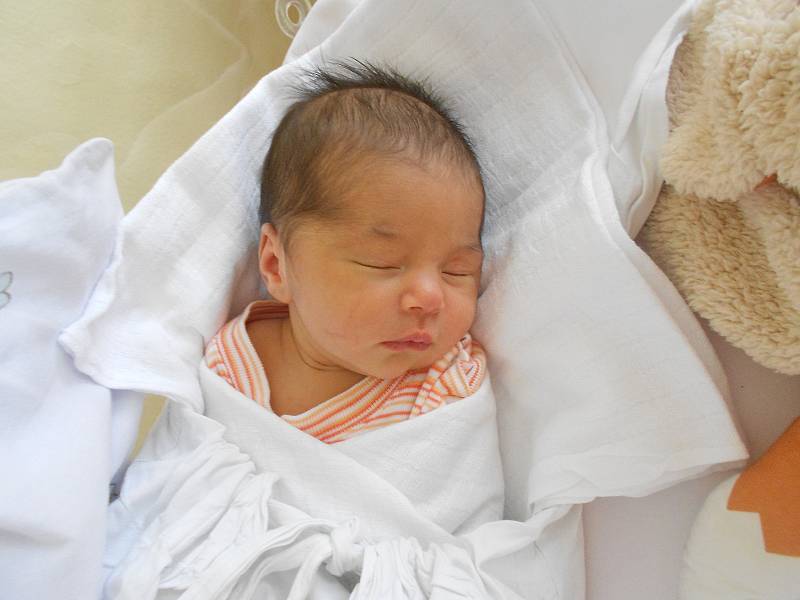 Valerie Bezvodová se narodila 5.1. 2021 v 14:58 hodin. Vážila 3 030 g a měřila 50 cm. Těšili se na ni rodiče Gabriela Hovorková a Lukáš Bezvoda z Sadové. Tatínek byl u porodu.