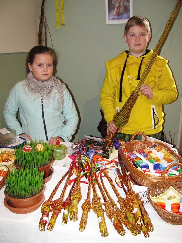 Velikonoce 2016 na zámku v Potštejně. Vítání jara s řemeslnými trhy. 