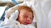 JAKUB POTUŽNÍK :  Rodiče Aneta a Michal Potužníkovi se těší z prvorozeného syna. Narodil se 10. dubna v 7:41 s váhou 3780 gramů a délkou 52 cm. Při porodu prvního dítěte byl tatínek obrovskou oporou.