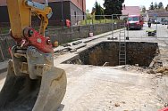 První etapa rekonstrukce ulice Javorová zahrnuje výměnu vodovodu a výměnu kanalizace.