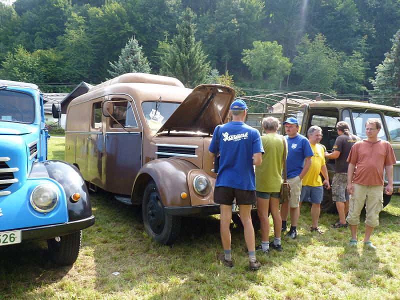 Sraz automobilů IFA v Potštejně 2012