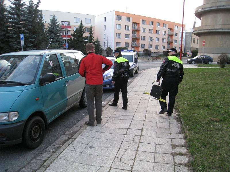 Kontroly placení parkovného v Rychnově nad Kněžnou jsou již každodenní rutinou zdejší Městské policie. Proto výjimkou nejsou ani botičky na automobilech neukázněných řidičů.