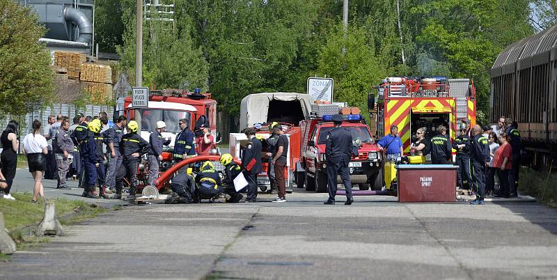 Ze Dne s borohrádeckými hasiči. Součástí programu byla i okrsková soutěž v požárním útoku družstev a soutěž o pohár starosty města. Foto: Martin Tobiška