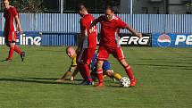 Fotbalisté Starého Města (žluté dresy) doma zvítězili nad Uherským Ostrohem přesvědčivě 7:2.