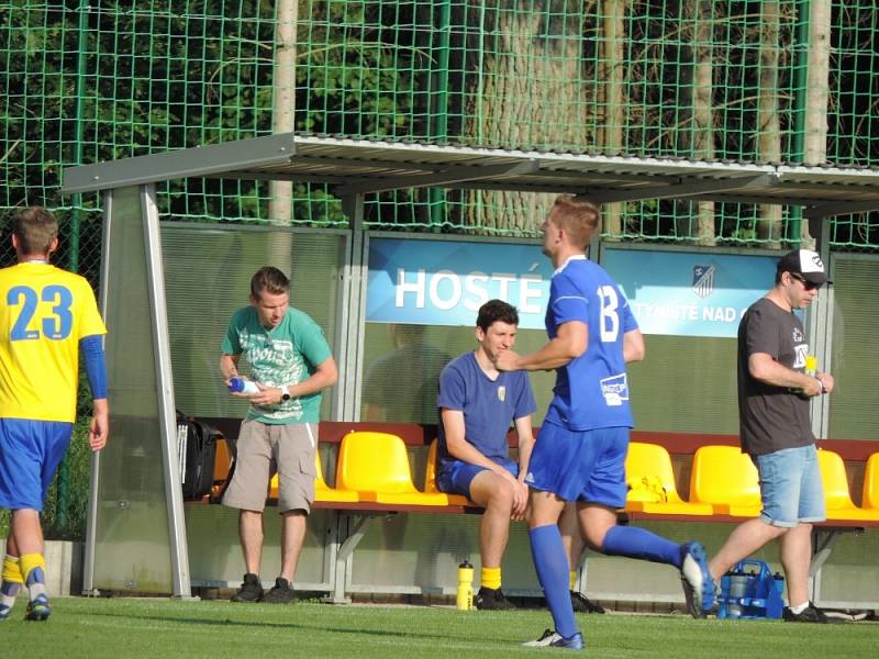 Týniště nad Orlicí (v modrém) - Nové Město nad Metují 4:0.