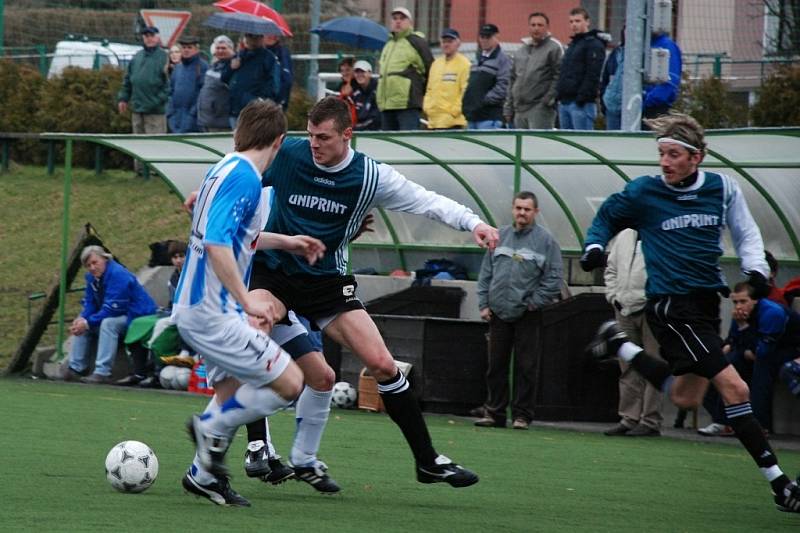 Utkání krajského přeboru Spartak Rychnov - Slovan Broumov skončilo nerozhodně 2:2.