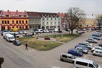 Současná podoba náměstí v Týništi nad Orlicí.