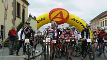 Finálového závodu ulicemi města Dobrušky se zúčastnilo osmdesát bikerů.