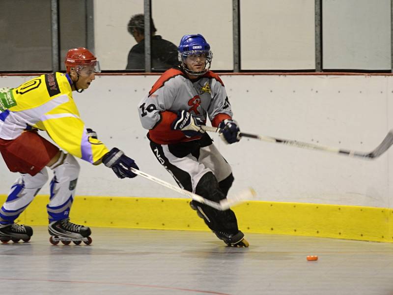 Třetí výhra. Lídr Rychnovské inline hokejové ligy HC Rychnov A potvrdil v utkání s posledním týmem HC Býci Lípa nad Orlicí roli favorita  a jasně zvítězil 14:5.     