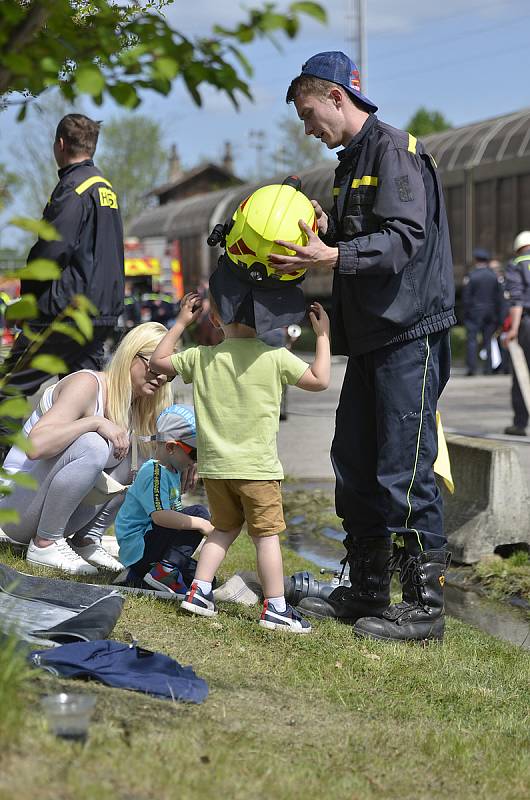 Ze Dne s borohrádeckými hasiči. Součástí programu byla i okrsková soutěž v požárním útoku družstev a soutěž o pohár starosty města. Foto: Martin Tobiška