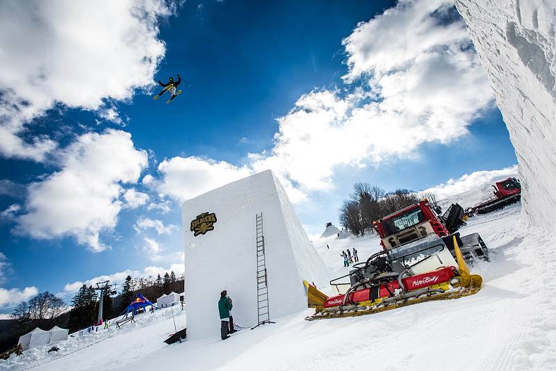 Free ski závody Soldiers 2K18 v Deštném v Orlických horách.