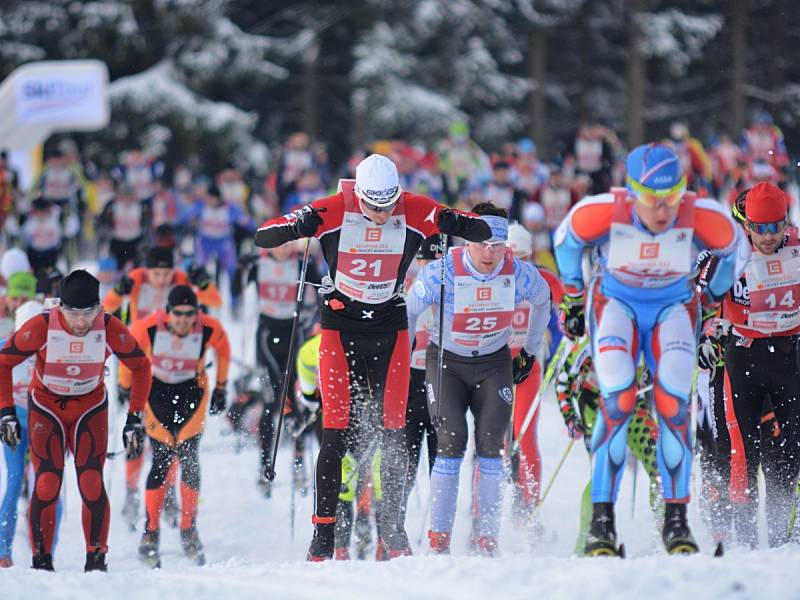 START. Na trasu hlavního závodu na 40 kilometrů se vydalo 229 běžců na lyžích.  