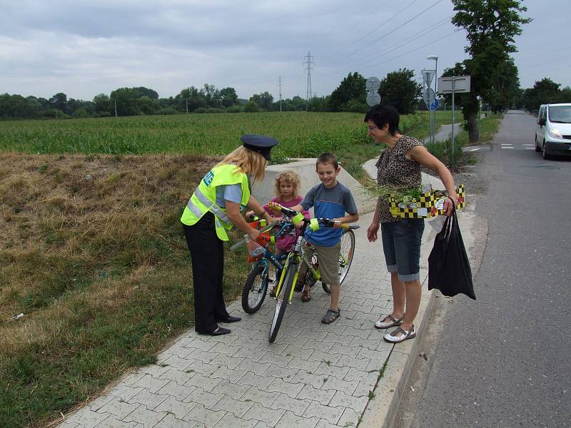 „Vidíš mě?“ Policisté radili cyklistům s bezpečností