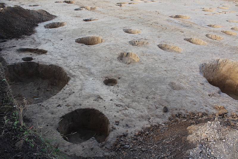 Z trasy budoucího obchvatu Doudleb, archeologové tu zažívali hotové žně, šlo o výjimečnou lokalitu, zasídlenou několika kulturami z různých časových období.