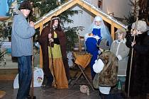 SKUHROV. PŮLNOČNÍ MŠE  tradičně zaplnily na Štědrý večer  kostely na Rychnovsku.