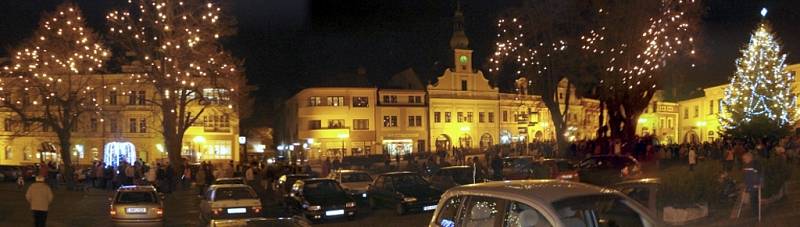 Advent na Starém náměstí v Rychnově nad Kněžnou