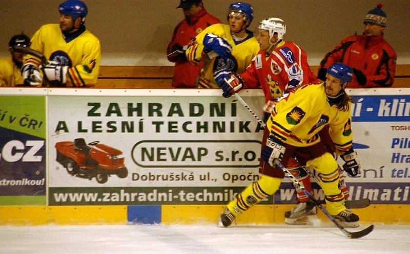Z utkání závěrečného kola první části krajské ligy Opočno - Třebechovice (1:7). 