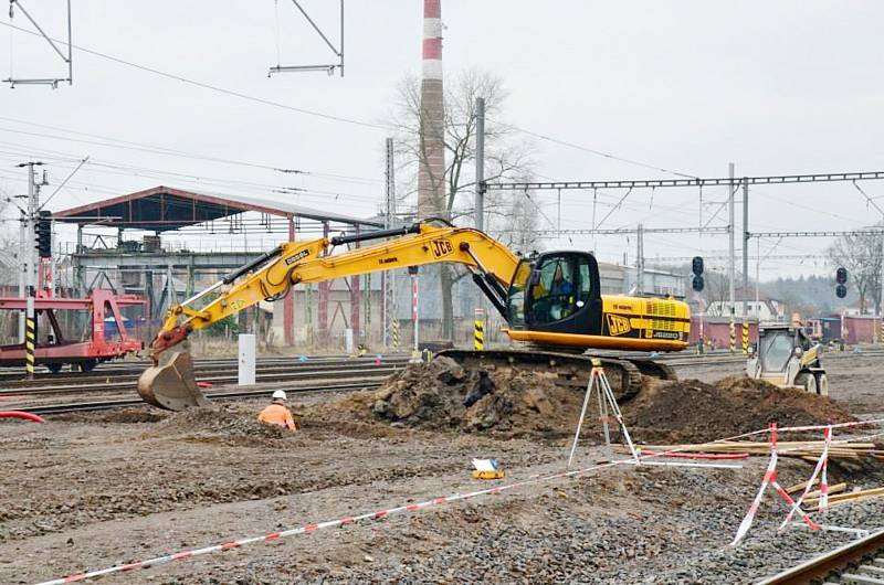 Rekonstrukce nádraží v Týništi objektivem Věry Havlové. 