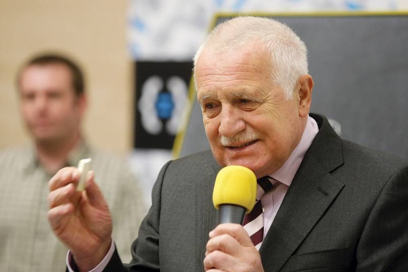 Václav Klaus při návštěvě na hradecké univerzitě