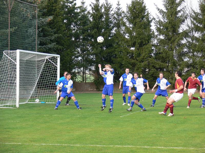 ČISTÉ KONTO udržel v derby v Opočně brankář Českého Meziříčí David Frynta a  jako kapitán dovedl svůj tým k vítězství. 