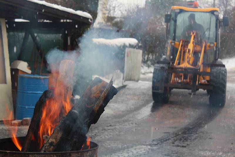 V únoru 2021 po požáru.