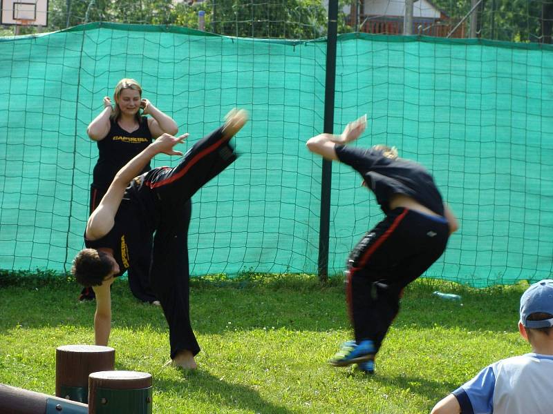 ZÁVOD O DOUDLEBSKOU BRUSLI se konal v neděli na zdejší cyklostezce . Zúčastnili se ho děti i dospělí. 