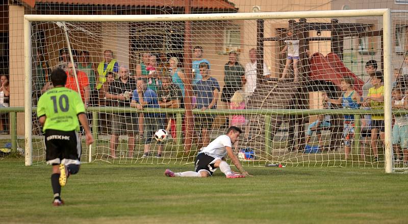 Druhé vítězství si v krajské I. A třídě připsali na konto fotbalisté SK Týniště nad Orlicí po výhře 3:2 v Nepolisech.   