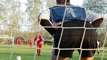 Fotbalové utkání krajské I. B třídy: AFK Častolovice - Lokomotiva Hradec Králové (1:2). 