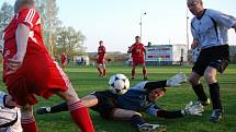 Fotbalové utkání krajské I. B třídy: AFK Častolovice - Lokomotiva Hradec Králové (1:2). 