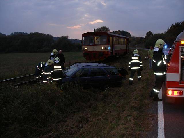 Dopravní nehoda v Rychnově nad Kněžnou, za městskou částí Zbuzany.